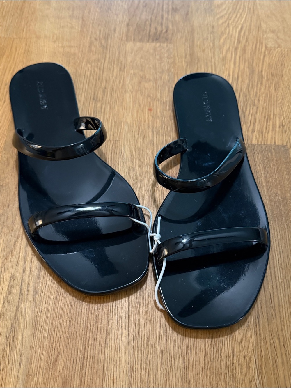 Old Navy 8 Black Two Strap Slip On Jelly Sandals NEW